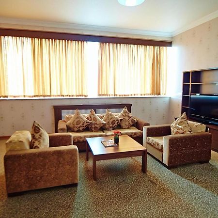 Grand Nakhchivan Hotel מראה חיצוני תמונה