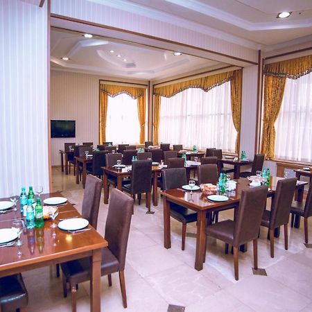 Grand Nakhchivan Hotel מראה חיצוני תמונה
