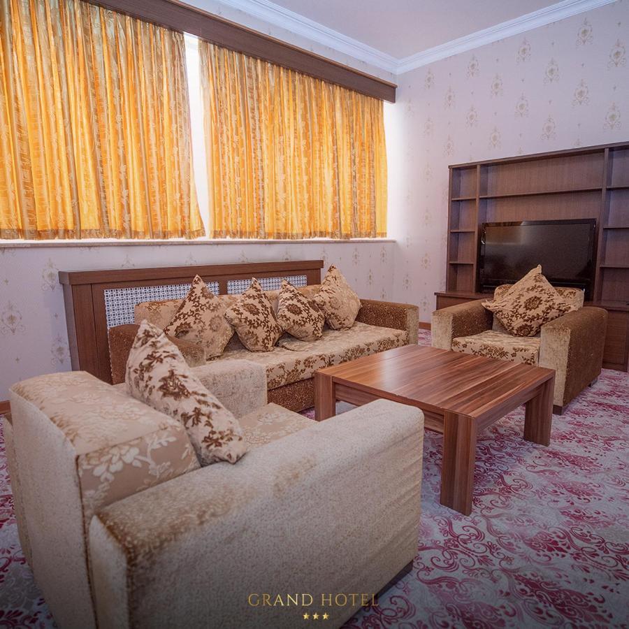 Grand Nakhchivan Hotel מראה חיצוני תמונה