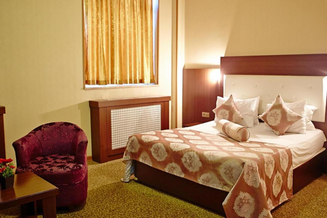 Grand Nakhchivan Hotel מראה חיצוני תמונה