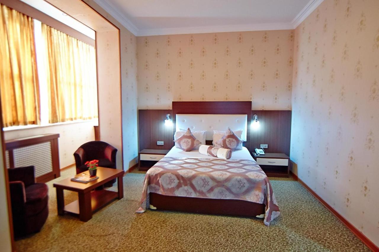 Grand Nakhchivan Hotel מראה חיצוני תמונה