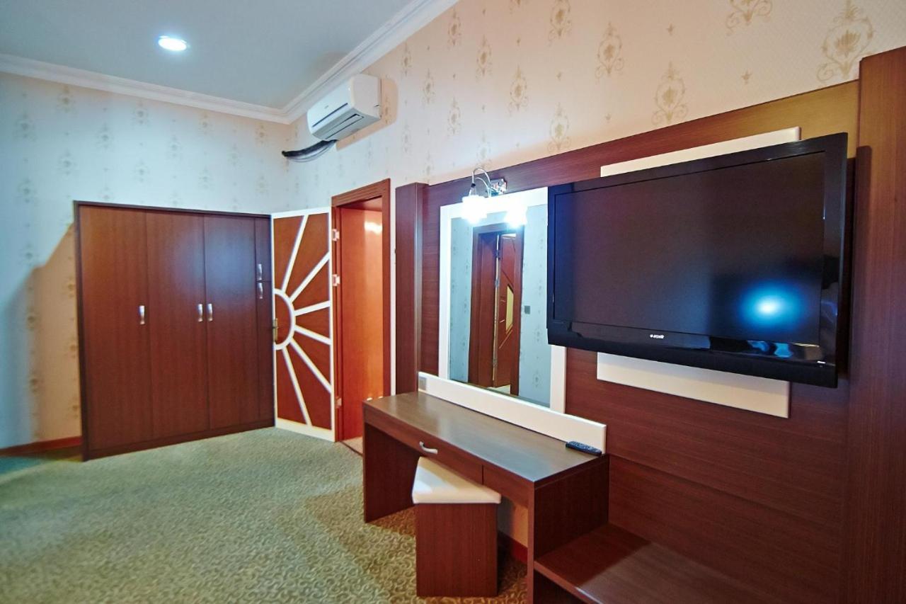 Grand Nakhchivan Hotel מראה חיצוני תמונה