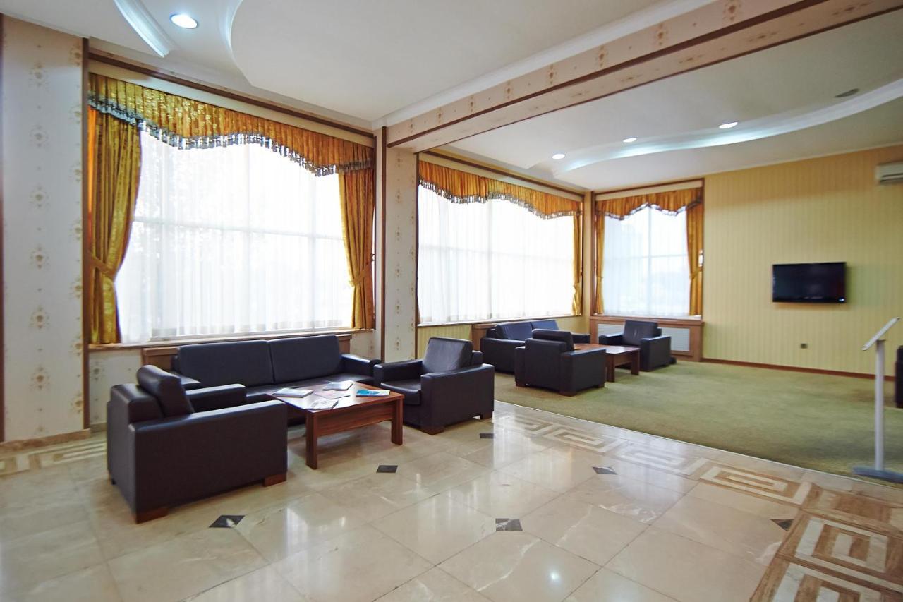 Grand Nakhchivan Hotel מראה חיצוני תמונה