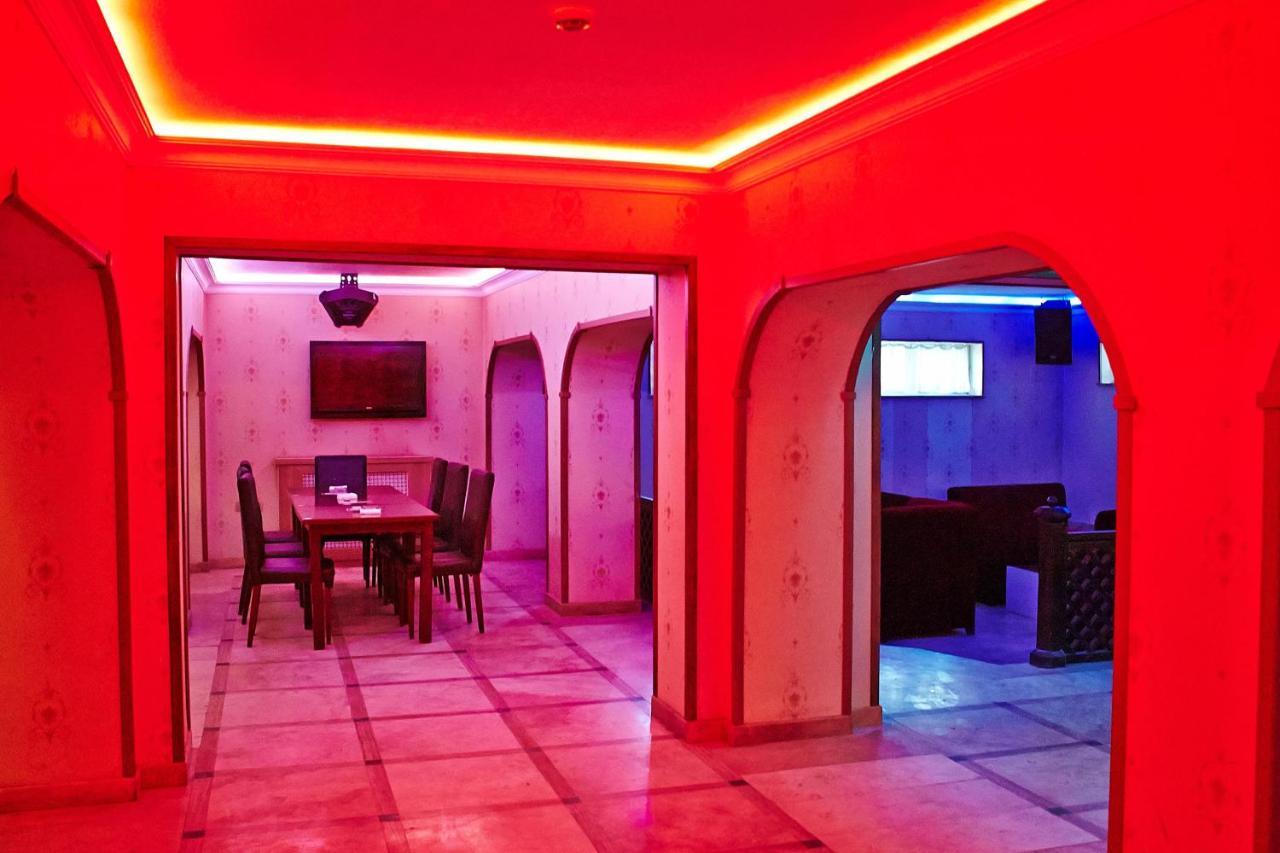 Grand Nakhchivan Hotel מראה חיצוני תמונה