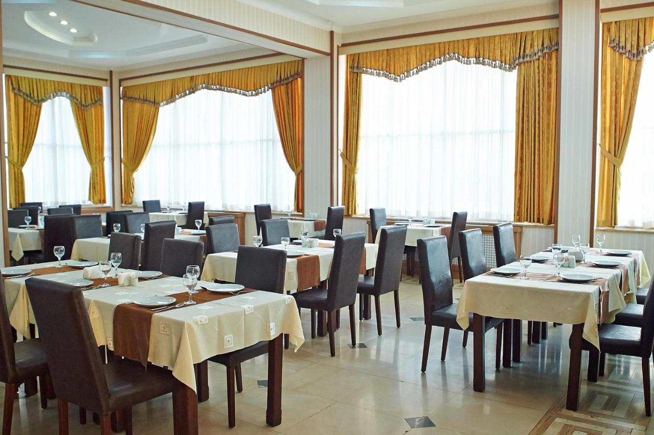 Grand Nakhchivan Hotel מראה חיצוני תמונה