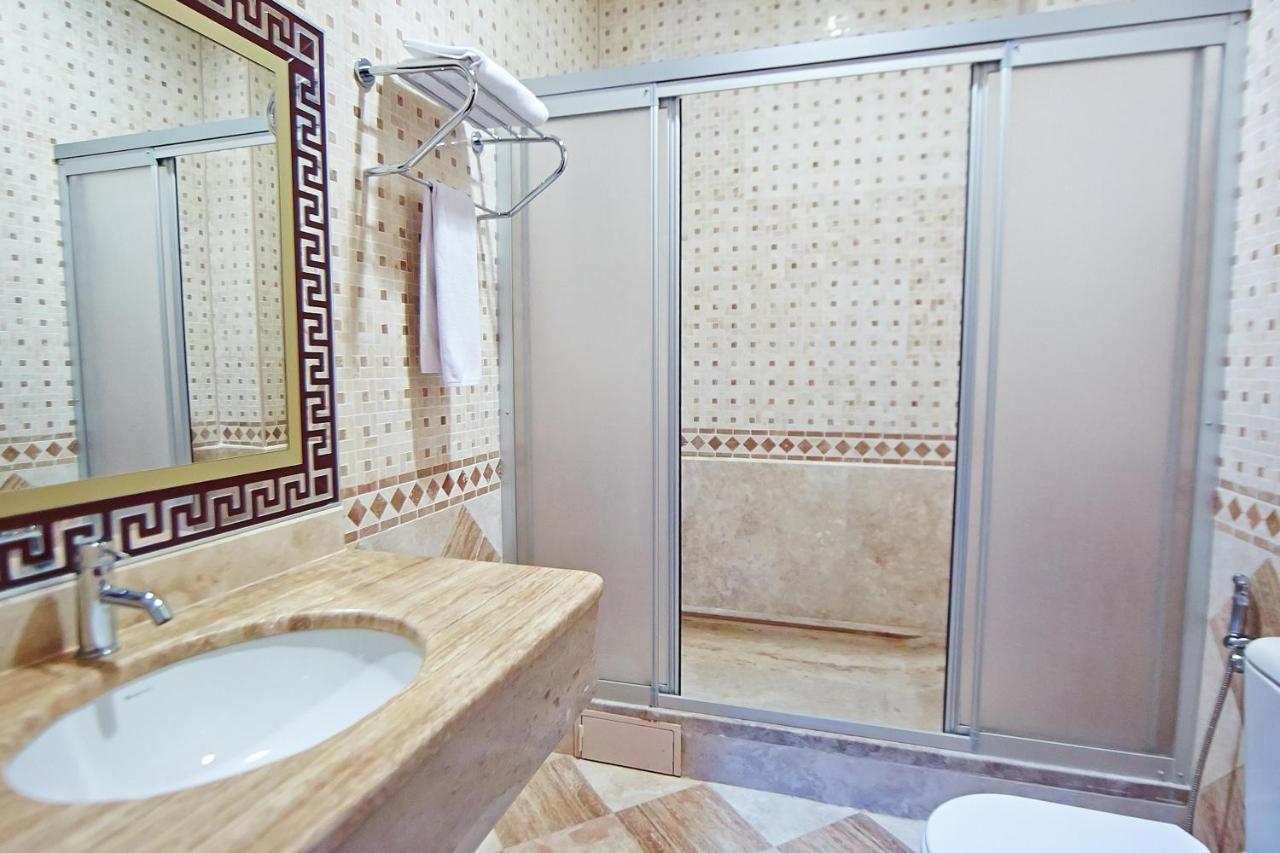 Grand Nakhchivan Hotel מראה חיצוני תמונה