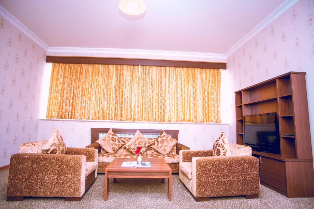 Grand Nakhchivan Hotel מראה חיצוני תמונה